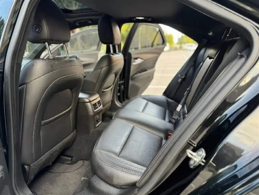 كاديلاك CT4 2021 28T فئة الرفاهية