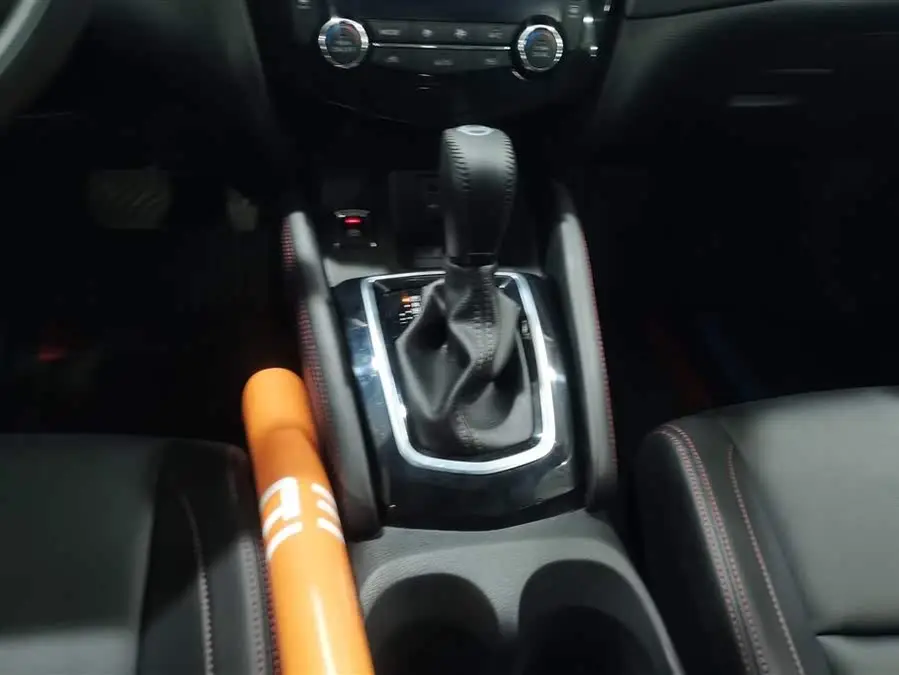 2022 نيسان قاشقاي 2.0 لتر CVT XV بريميوم