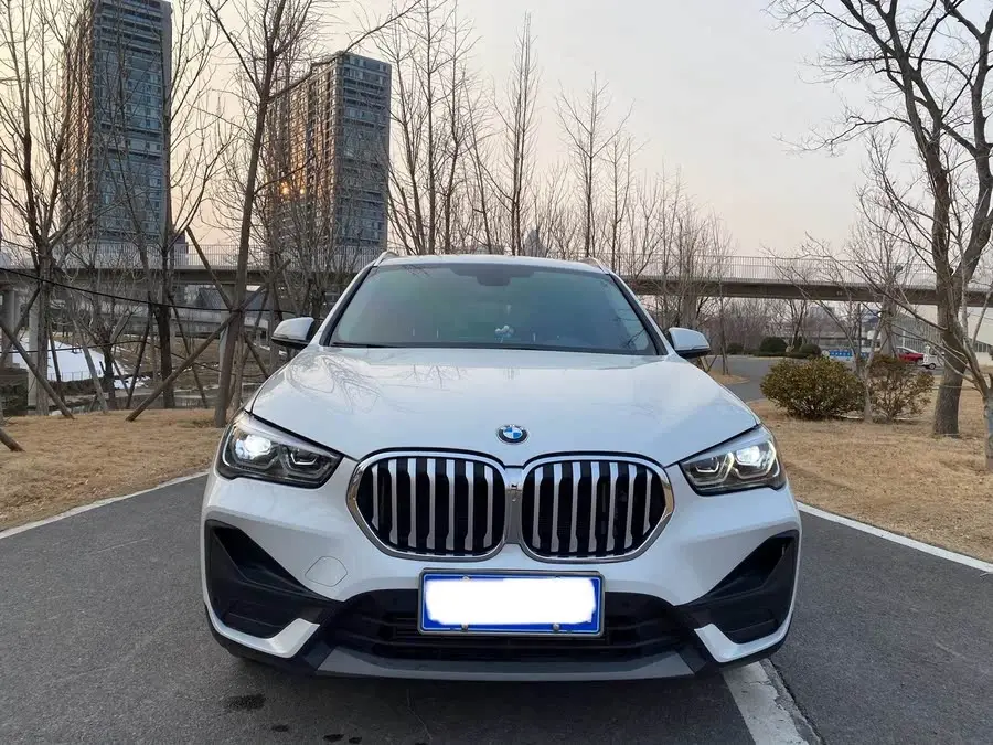 بي إم دبليو X1 2022 sDrive25Li الطراز الرائد