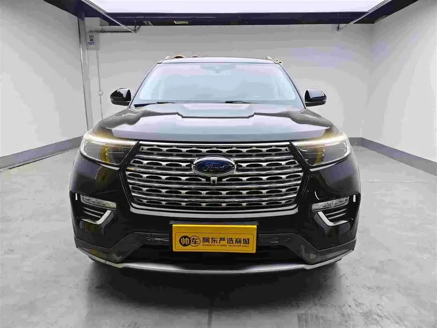 2020 إكسبلورر إيكو بوست 285 نسخة تيتانيوم رباعية الدفع 6 مقاعد