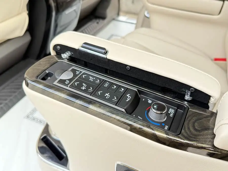 Tourneo 2023 2.0T Automatic Luxury Edition