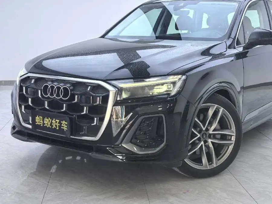 Audi Q7 2024 45 TFSI quattro S line Sport