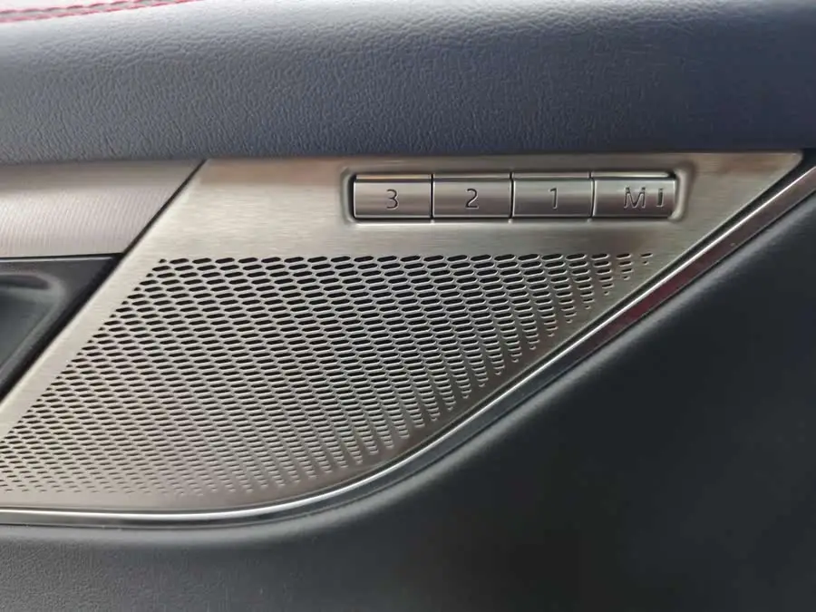 Jaguar F-PACE 2024 P250 R-Dynamic SE