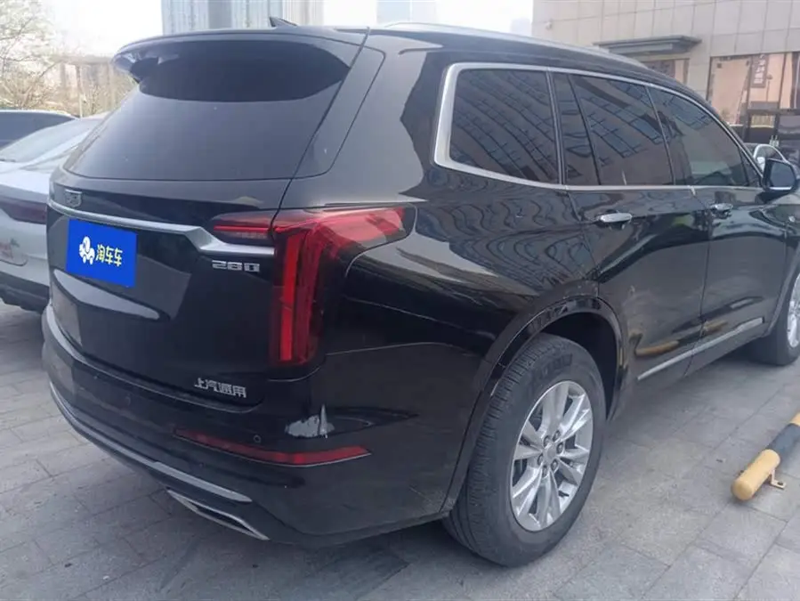 كاديلاك XT6 2021 28T سبع مقاعد دفع رباعي فئة البريميوم