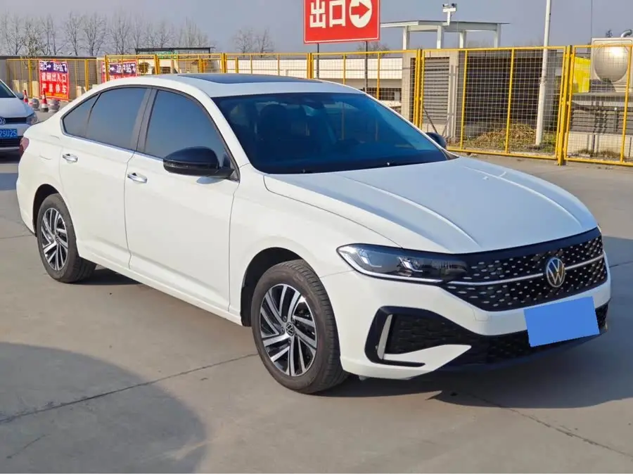 لافيدا 2024 300TSI DSG النسخة الكاملة تحت النجوم