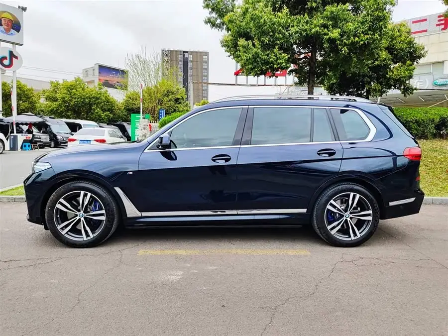 بي إم دبليو X7 2021 xDrive40i حزمة M الرياضية المتميزة