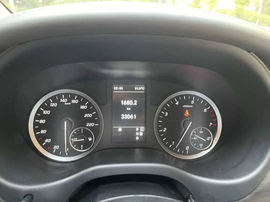 فان فيتو 2021 2.0T نسخة الأعمال 8 مقاعد