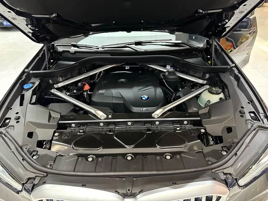 بي إم دبليو X5 2023 xDrive 30Li باقة M الرياضية الفاخرة