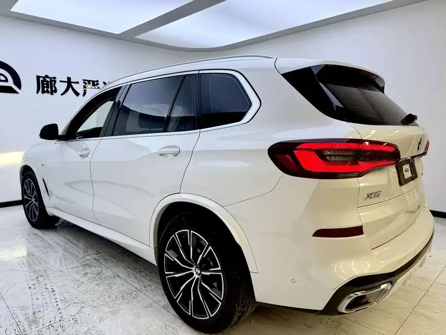 BMW X5 2022 xDrive 30Li Luxury M Sport Package