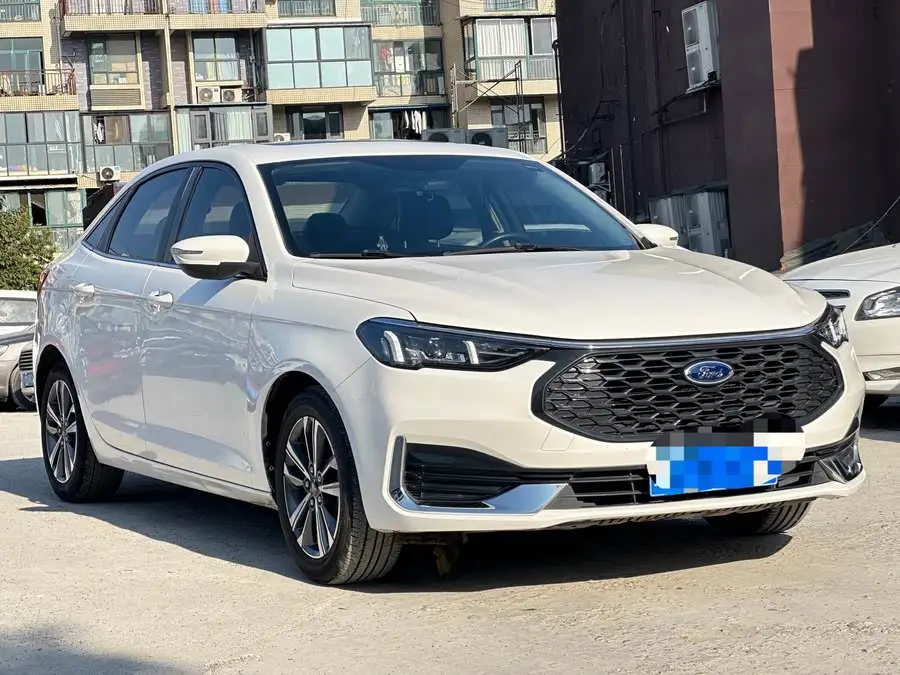 Ford Focus 2021 1.5L Automatic Platinum Edition