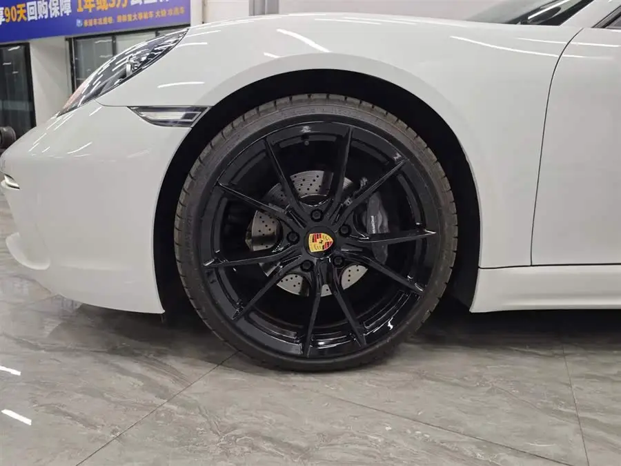 Porsche 718 2018 Model Boxster 2.0T