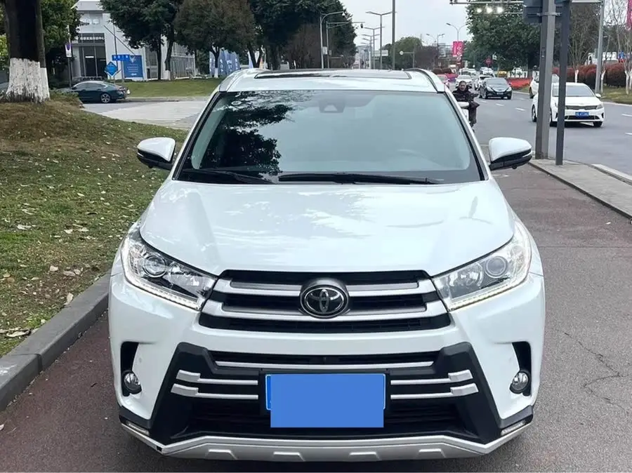 2021 تويوتا هايلاندر 2.0T دفع رباعي فاخرة 7 مقاعد