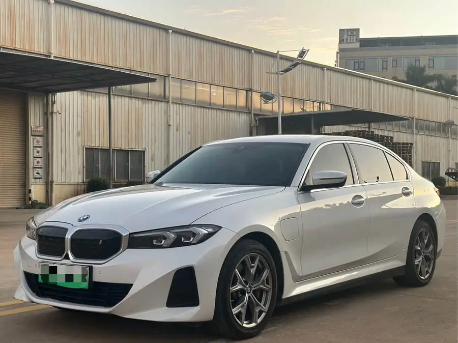 BMW i3 2022 eDrive 35 L