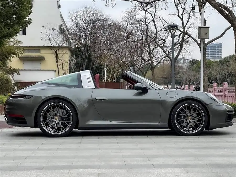 بورش 911 2023 طراز تارغا 4 3.0T