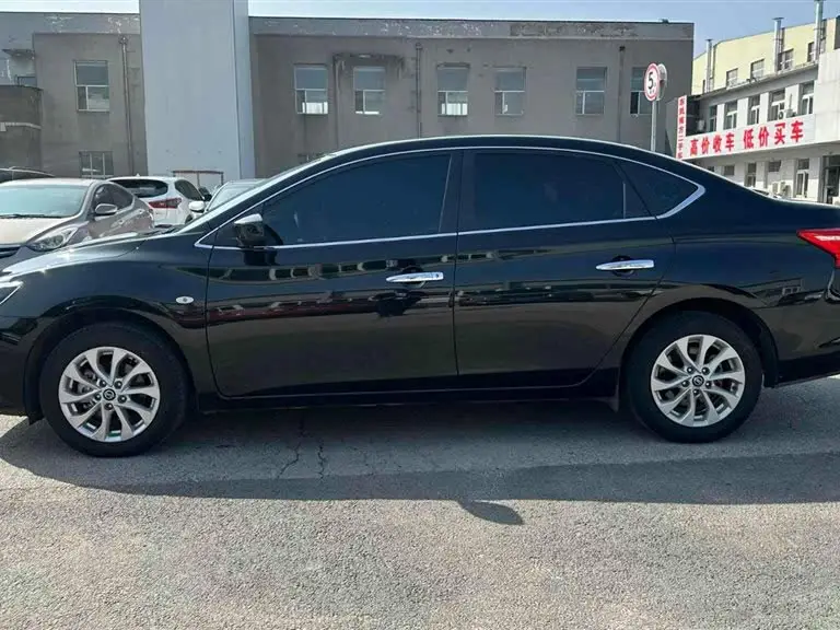 2022 نيسان سيلفي كلاسيك 1.6XL CVT فئة الرفاهية