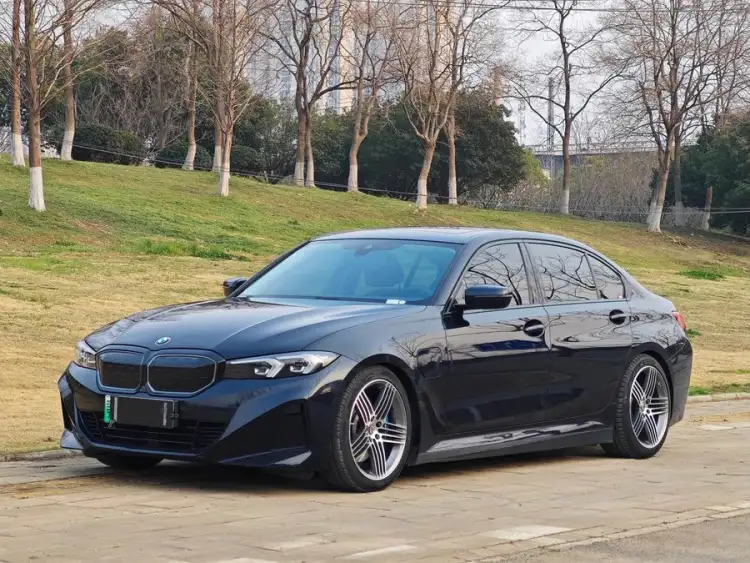 BMW i3 2022 eDrive 35 L