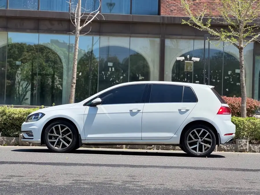 غولف 2020 طراز 200TSI DSG راحة