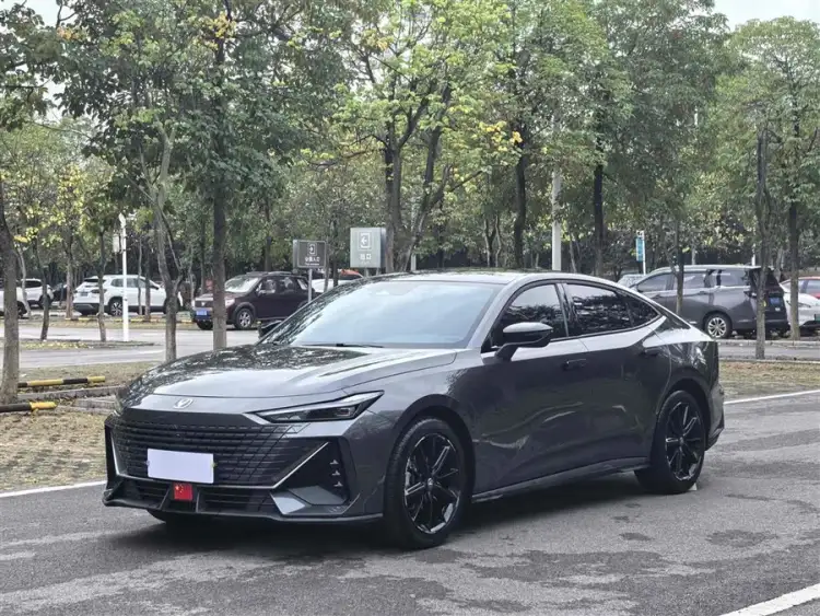 Changan UNI-V 2023 1.5T Premium