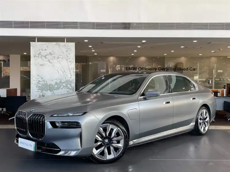 BMW i7 2023 xDrive60L Luxury Package