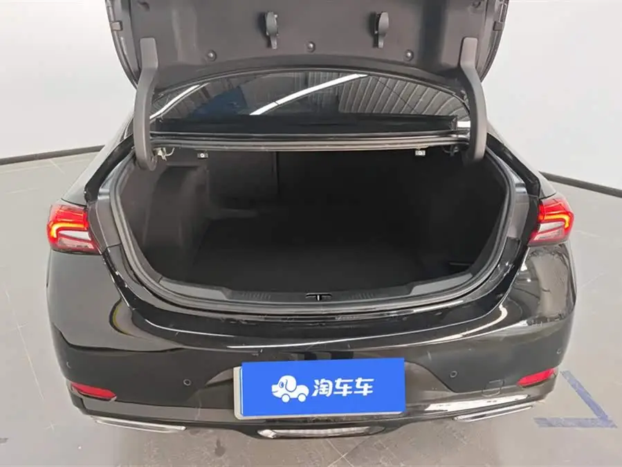 بيوك لاكروس 2020 652T فاخرة