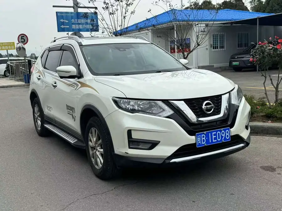 نيسان إكس تريل 2021 2.0 لتر CVT دفع ثنائي XL إصدار الراحة الذكية