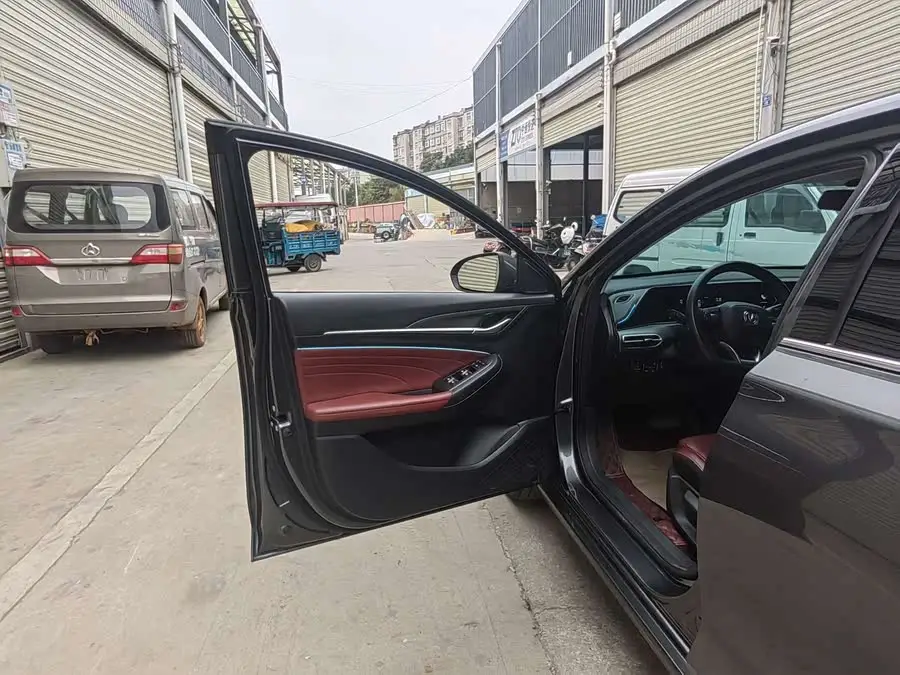 ييدونغ 2021 بلس بلو ويل NE 1.4T GDI DCT رائد