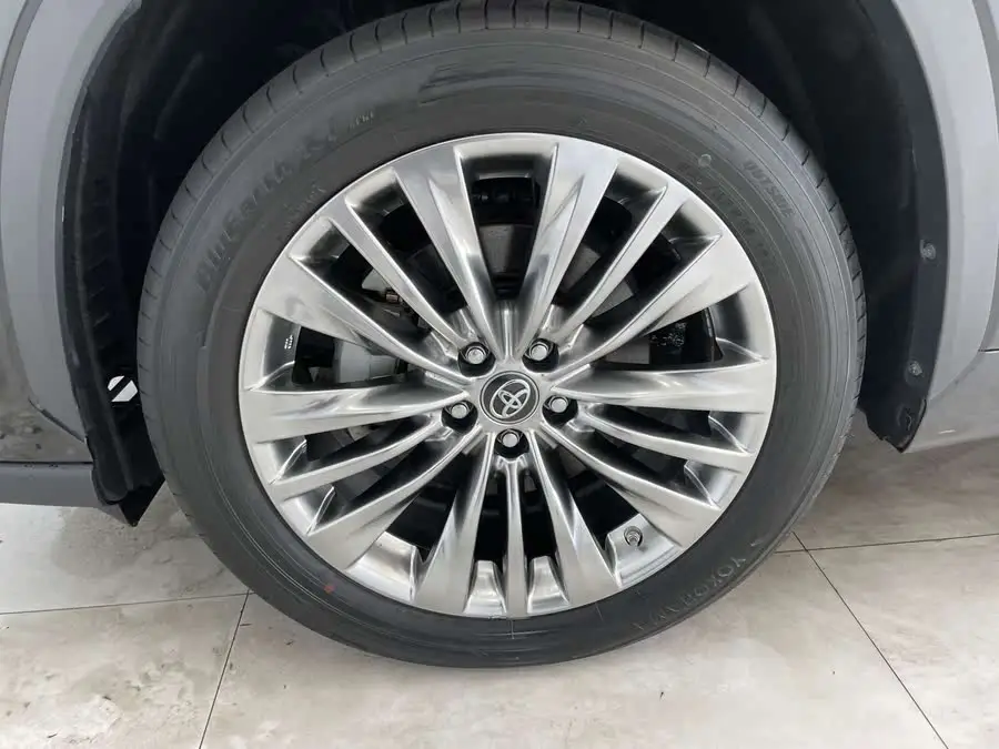 Highlander 2022 Model 380T Four-Wheel Drive Premium Version 7-Seater