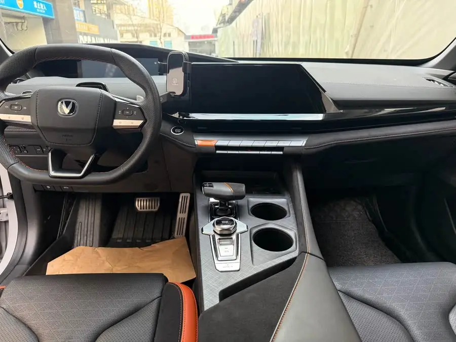 Changan UNI-V 2022 2.0T Ling Su Edition