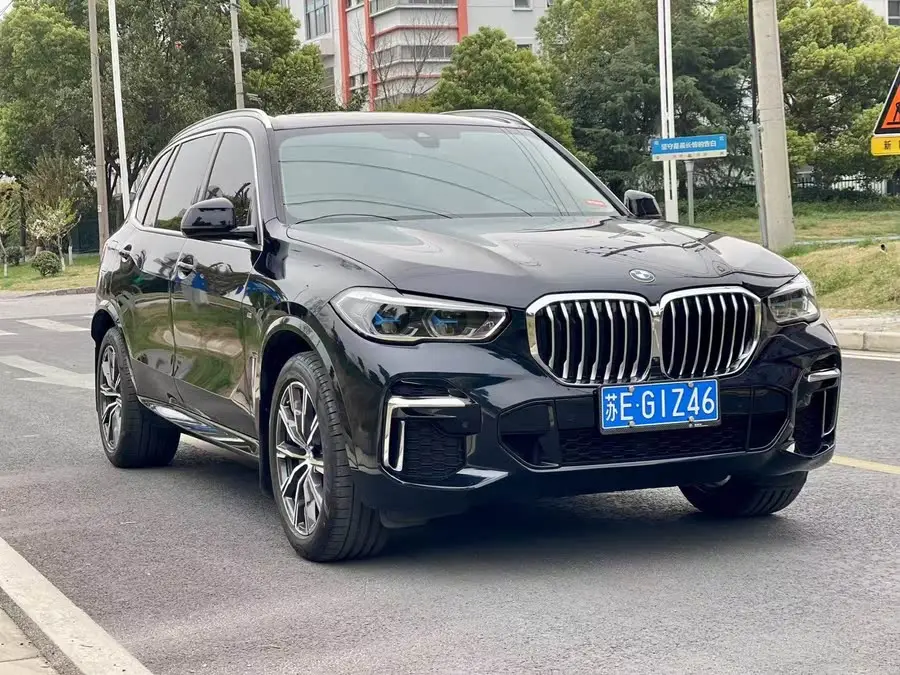 بي إم دبليو X5 2023 xDrive 30Li النسخة الفاخرة M الرياضية