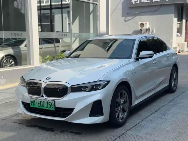 BMW i3 2022 eDrive 35 L