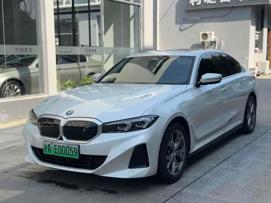 بي إم دبليو آي 3 2022 إيدرايف 35 إل