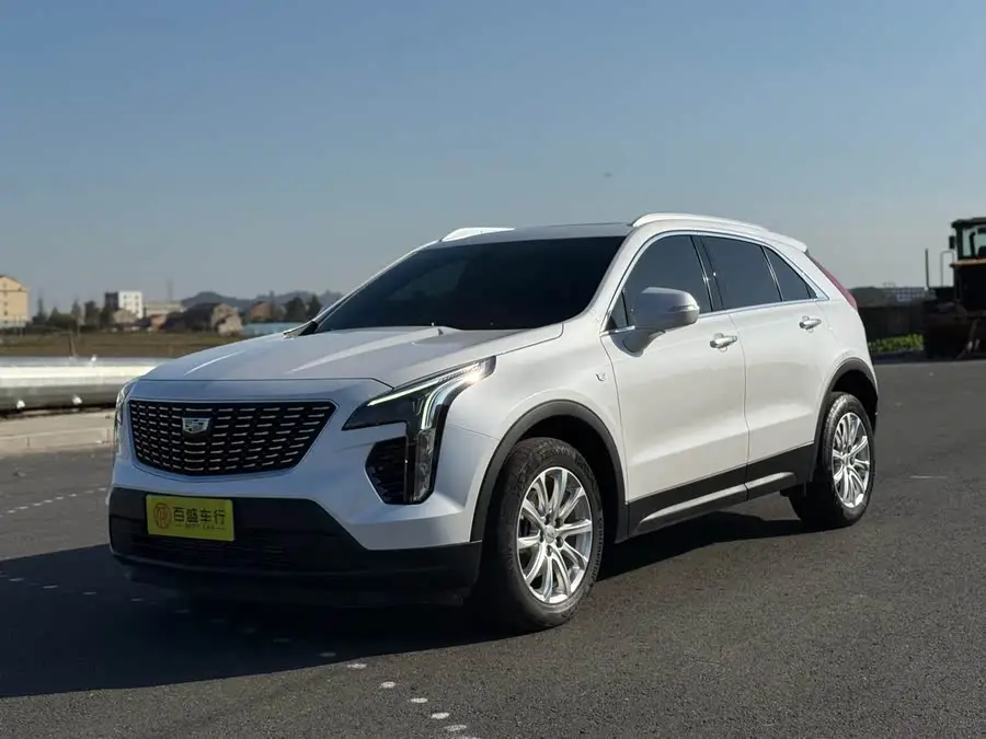 كاديلاك XT4 2022 28T دفع أمامي فاخر