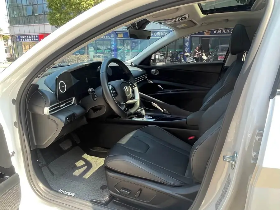 Elantra 2023 1.5L CVT LUX Premium Version