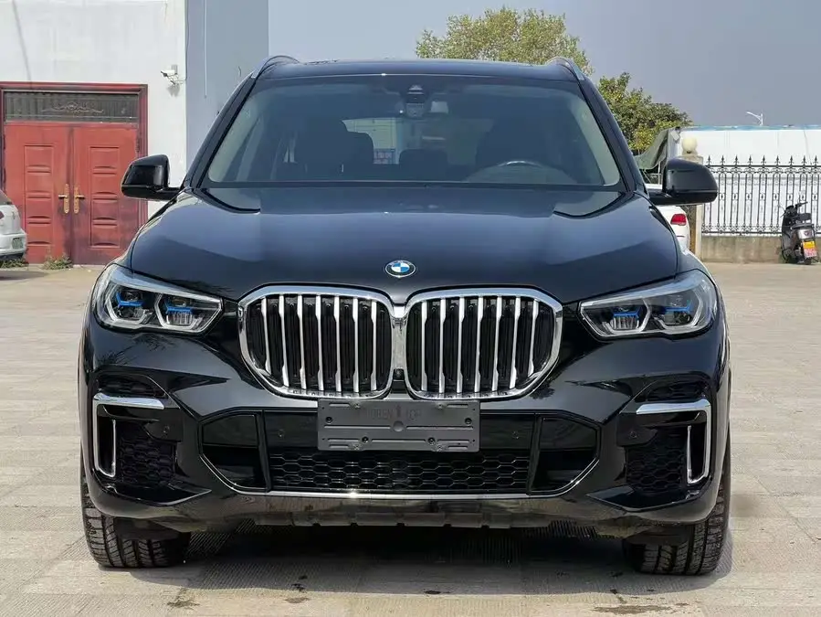 بي إم دبليو X5 2022 xDrive 30Li باقة M الرياضية الحصرية