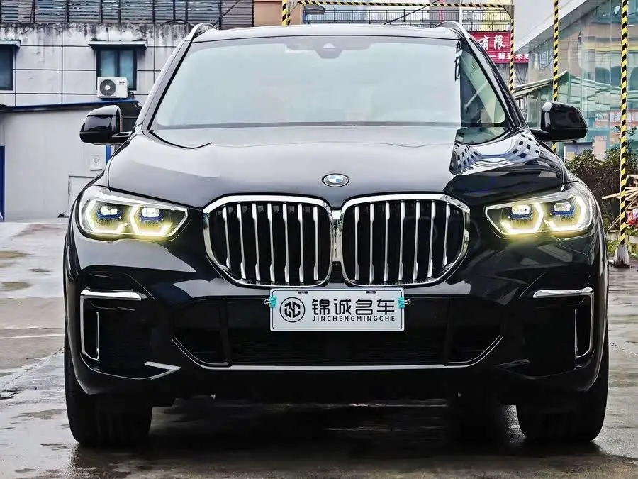 بي إم دبليو X5 2022 xDrive 30Li حزمة M الرياضية الفاخرة