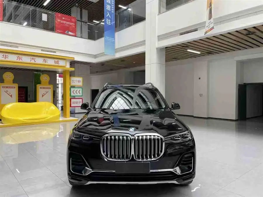 بي إم دبليو X7 2021 طراز xDrive40i باقة الفخامة