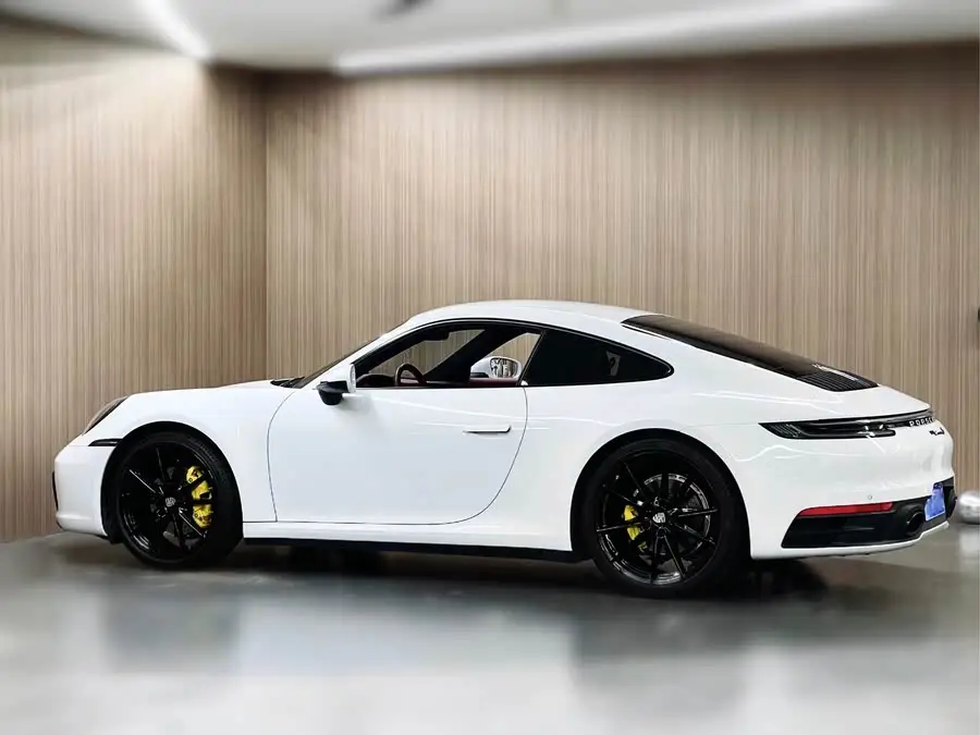 بورش 911 2023 كاريرا 3.0T