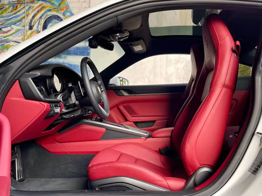 بورش 911 2023 كاريرا 3.0T