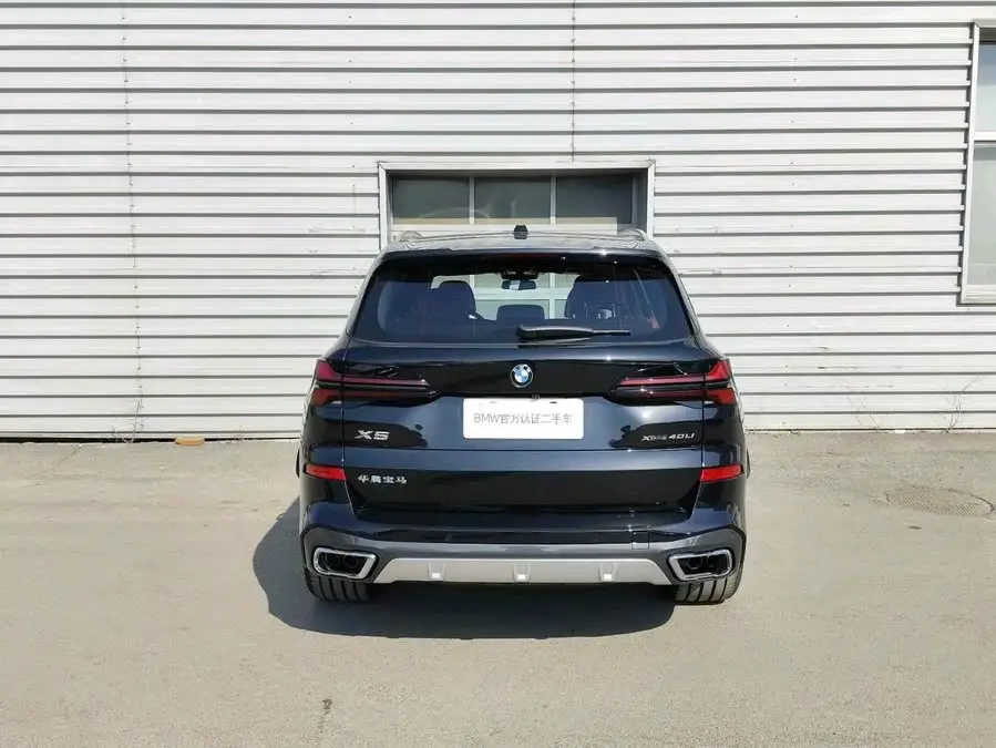 بي إم دبليو X5 2023 xDrive 40Li حزمة M الرياضية