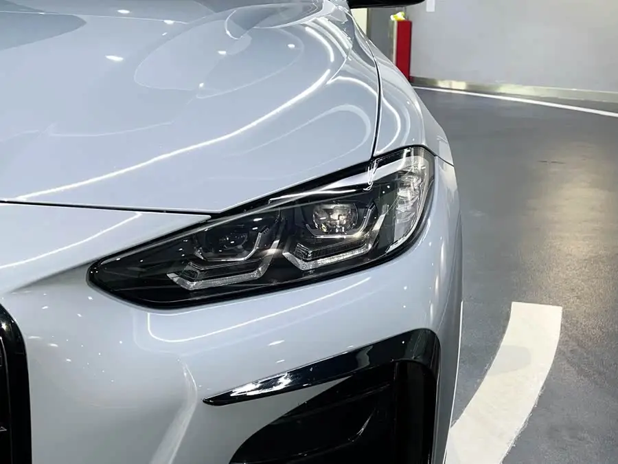 BMW i4 2023 eDrive35