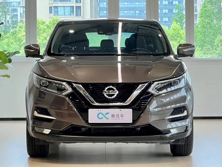 2021 نيسان إكس تريل 2.0 لتر CVT الفاخرة