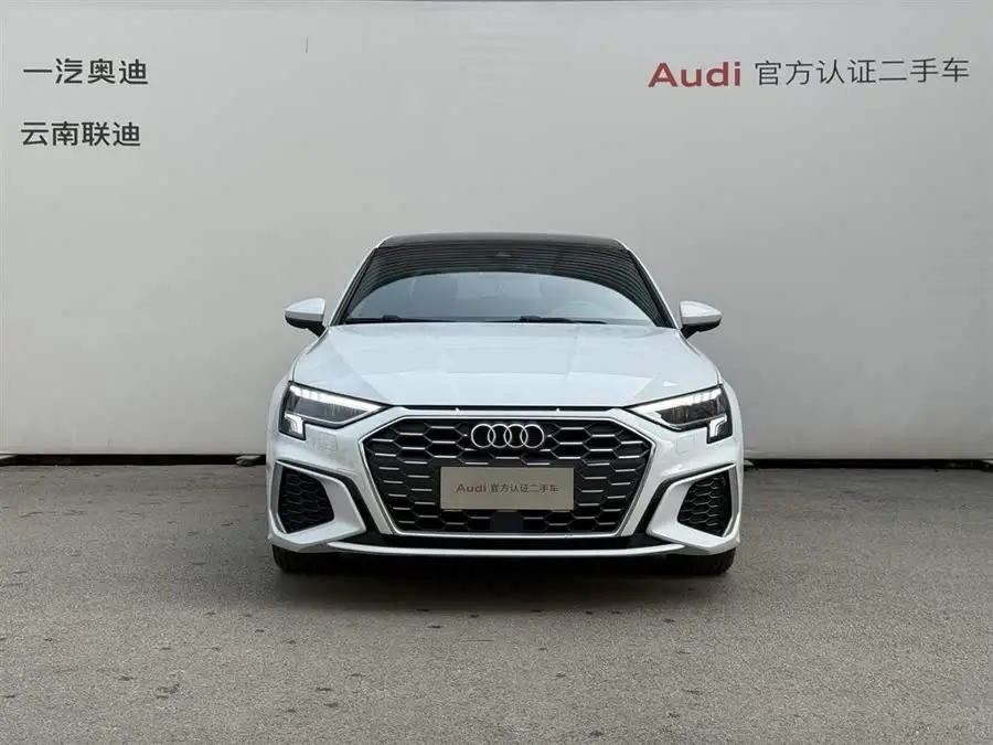 أودي A3 طراز 2021 A3L ليموزين 35 TFSI النسخة الرياضية العصرية