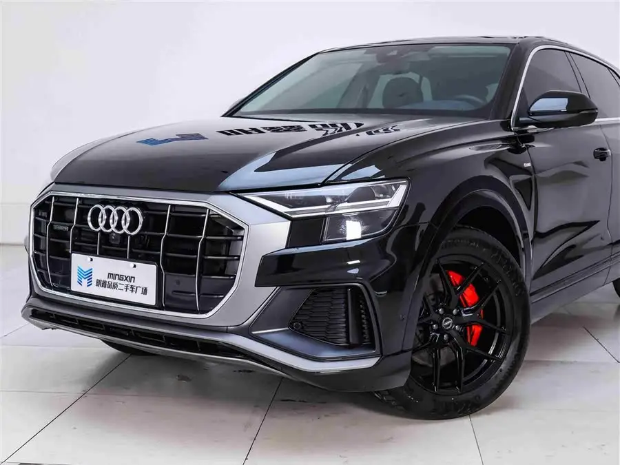 أودي Q8 2022 45 TFSI طراز الفخامة الرياضية