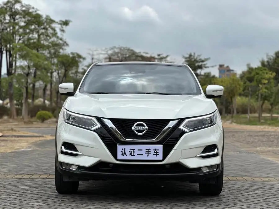 2021 نيسان قاشقاي 2.0 لتر CVT فئة الرفاهية والملاحة