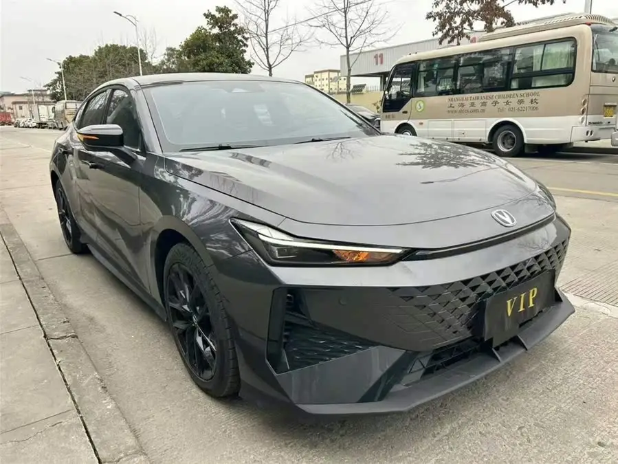 شانجان UNI-V 2024 1.5T الفاخرة