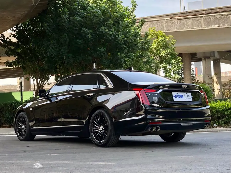 كاديلاك CT6 2021 28T النخبة