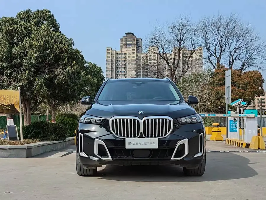 2023 بي إم دبليو X5 xDrive 30Li حزمة M الرياضية الفاخرة