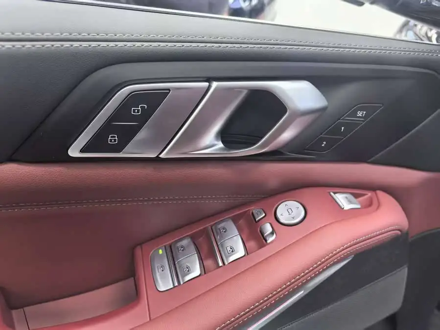 BMW X5 2023 xDrive 30Li M Sport Package