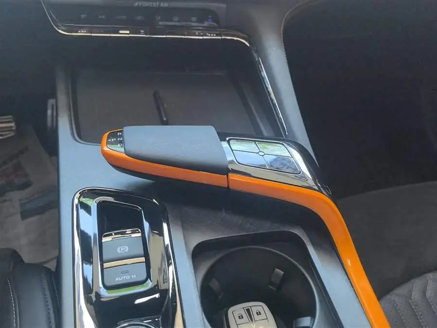 شانجان UNI-T 2022 2.0T النسخة الرياضية المتميزة