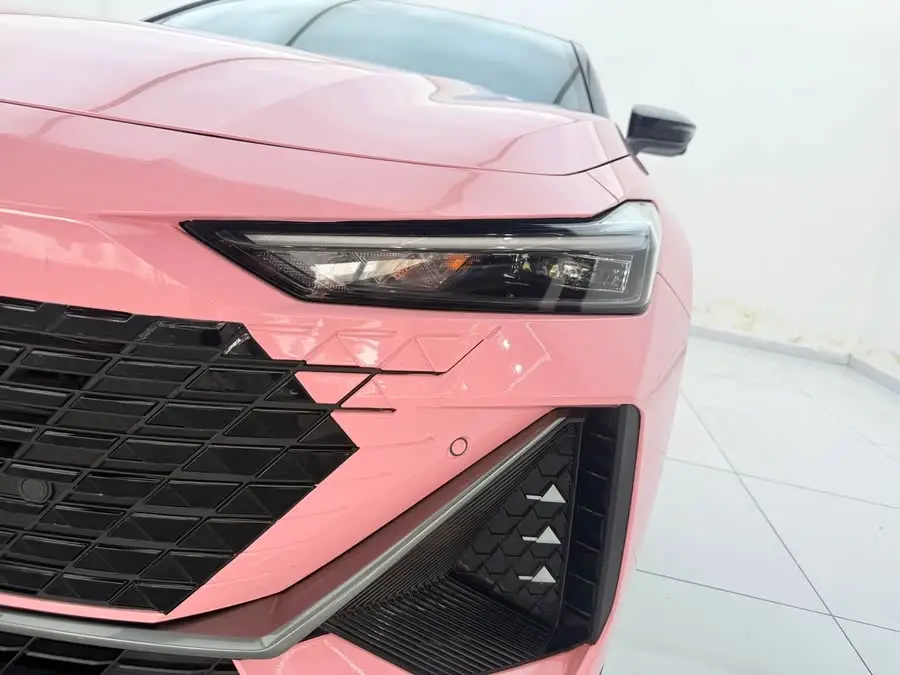 Changan UNI-V 2023 1.5T Premium